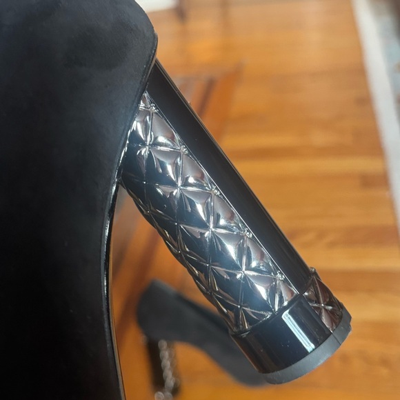 Chanel Black Suede with silver patterned heel pumps - Picture 5 of 8